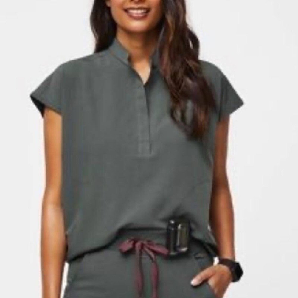 Figs BONSAI Rafaela and High-Waisted Zamora Joggers both size Large.